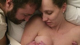 Australská fotografka Melissa Jean Wilbraham zachycuje těhotné ženy, příchody nových dětí na svět a intimní chvíle maminek s miminky.