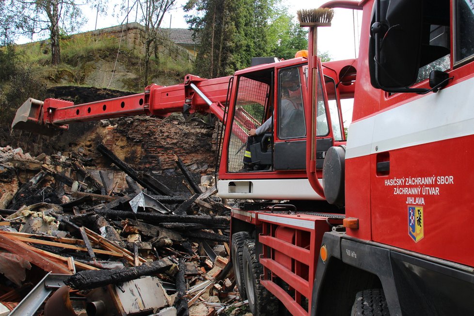 Výbuch plynu a následný požár rodinného domu na Mělnicku