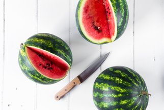 Proč kupovat celé melouny? Z krájených hrozí nákaza nebezpečnou infekcí!