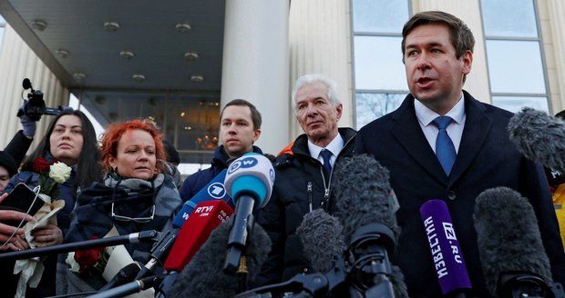 Un tribunal en Russie a également renversé le mouvement des droits de l'homme Memorial.  L'avocat de la défense veut faire appel à Strasbourg