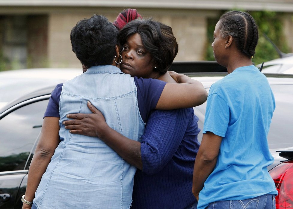 Při nočním požáru v Memphisu zemřelo devět lidí, z toho pět dětí.