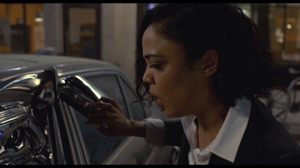 Záběry z traileru k snímku Men in Black: International.