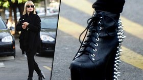 Něžná kráska Mena Suvari: Černý kabát a okované boty