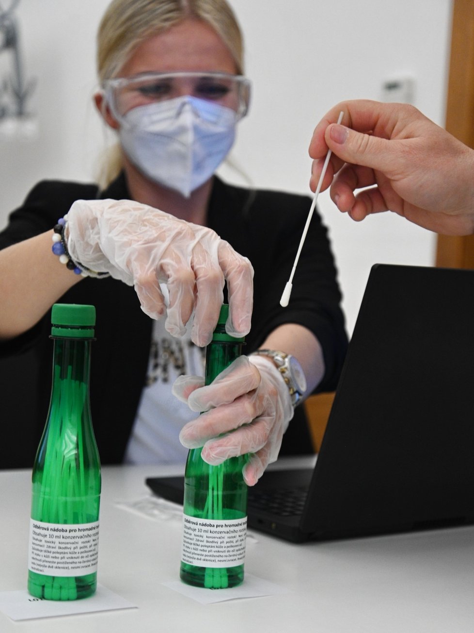 Mendelova univerzita v Brně od 26. dubna 2021 pilotně testuje své zaměstnance na koronavirus PCR metodou ze slin.