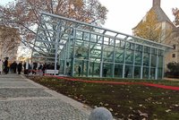 Brno se opět pyšní Mendelovým skleníkem: Multifunkční stavba ze skla a oceli stála 38 milionů