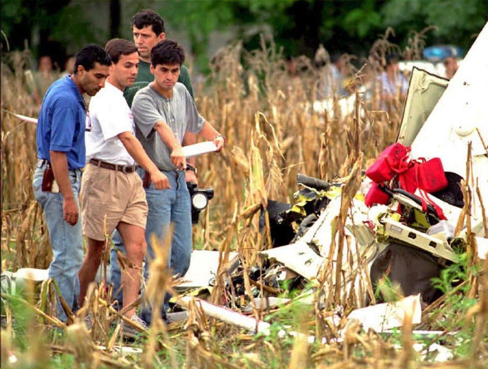 Carlos Menem mladší se údajně zřítil s vrtulníkem v roce 1995.