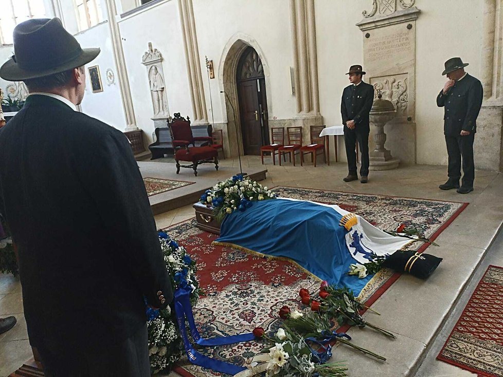V Boskovicích se v pondělí 11. prosince uskutečnil pohřeb hraběte Huga Mensdorffa-Pouillyho (†94), který zemřel 21. listopadu.