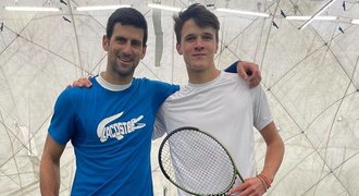 Český talent Menšík: Djokovič ho pozval do Bělehradu a ukázal mu svoje know-how