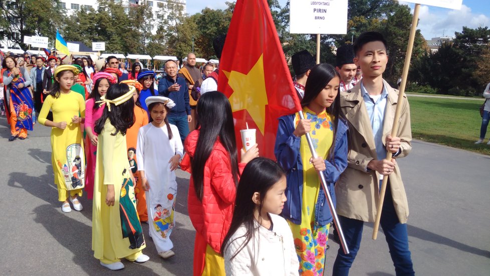 Vietnamská menšina byla zastoupena výrazněji.