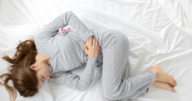 Ovlivní očkování proti covidu váš menstruační cyklus? Menstruace