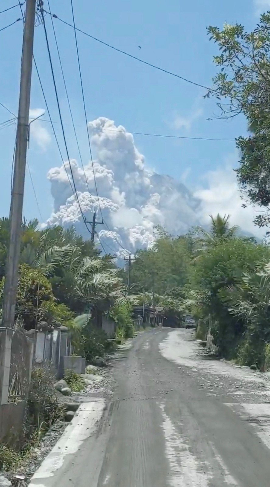 Na indonéském ostrově Jáva vybouchla sopka Merapi (11.3.2023)