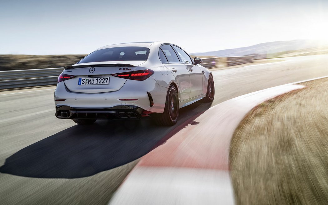 Mercedes-AMG C 63 S E Performance