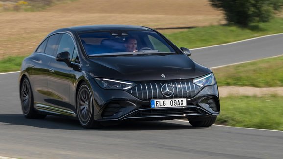 TEST Mercedes-AMG EQE 43 4Matic – Drtivá dynamika a jedno velké ale