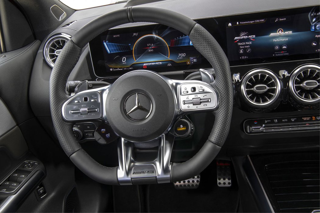 Mercedes-AMG GLA 35 4MATIC