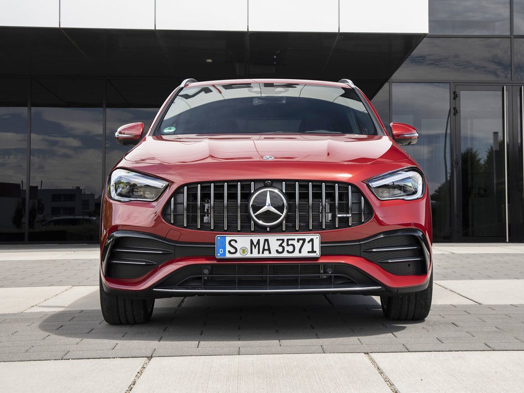 Mercedes-AMG GLA 35 4MATIC