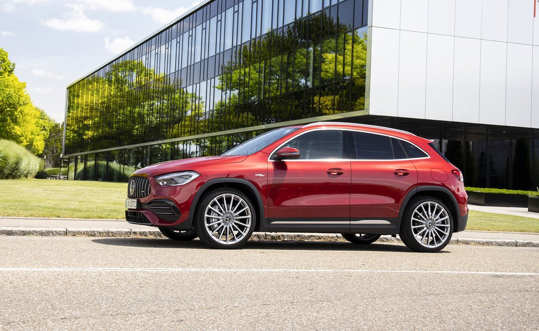 Mercedes-AMG GLA 35 4MATIC