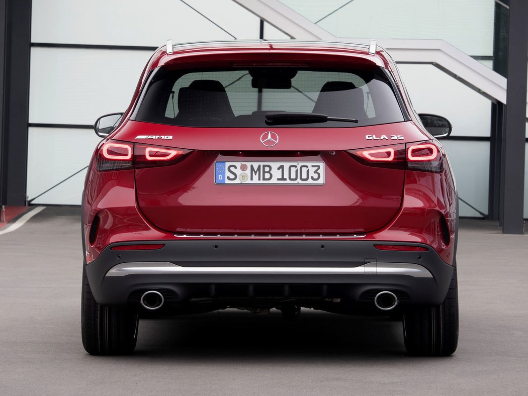 Mercedes-AMG GLA 35 4MATIC