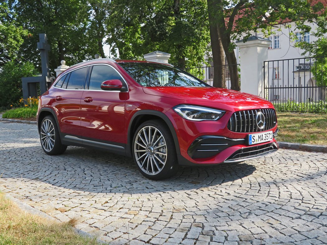 Mercedes-AMG GLA