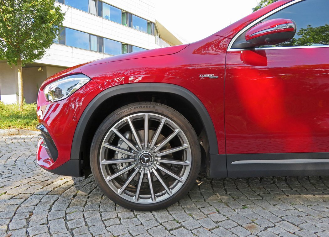 Mercedes-AMG GLA