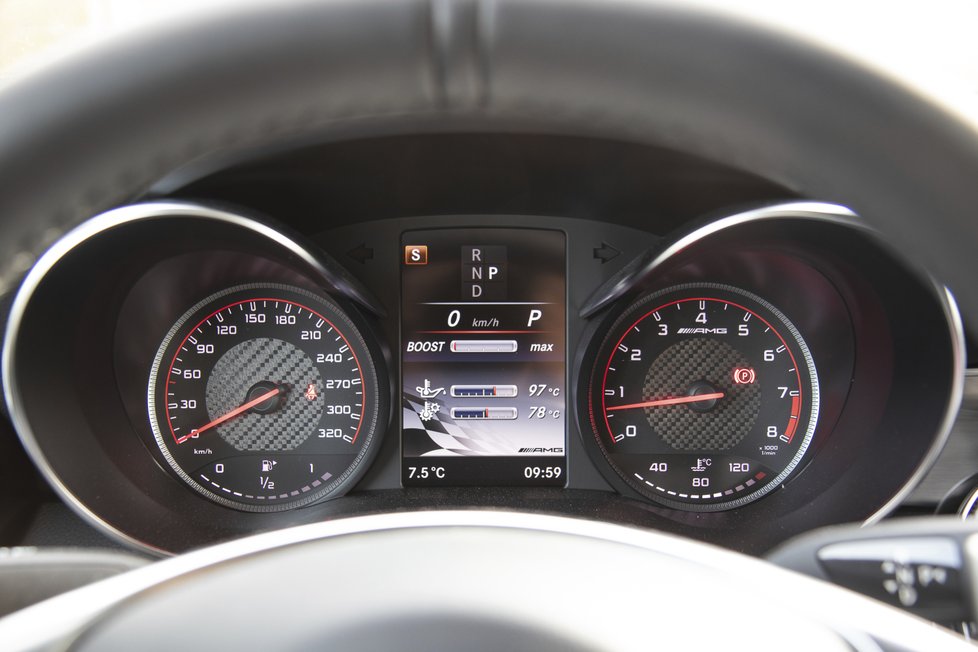 Mercedes-AMG GLC 63 S 4Matic+ Coupé: Kudy z nudy