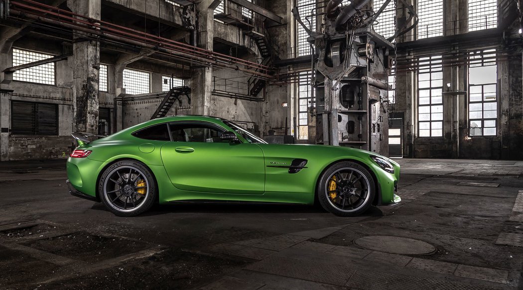 Mercedes-AMG GT R