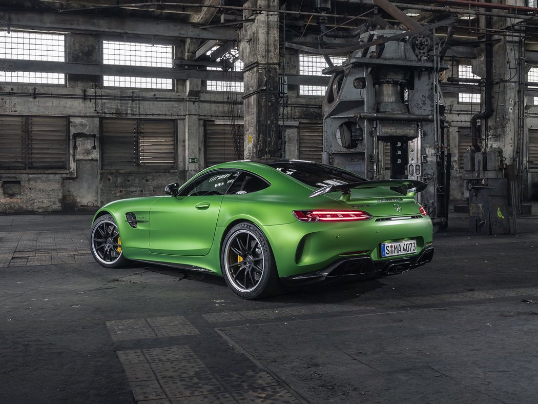 Mercedes-AMG GT R