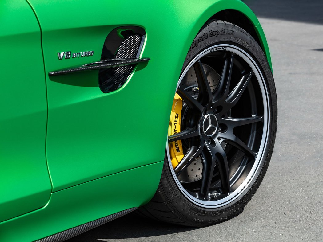 Mercedes-AMG GT R