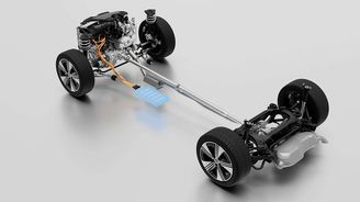 U Mercedesu se spalovacího motoru nebojí. Navzdory přísně normě Euro 7 si velké kubatury zachovají U Mercedesu se spalovacího motoru nebojí. Navzdory přísně normě Euro 7 si velké kubatury zachovají