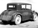 Mercedes-Benz W 17 z roku 1931 byl dvoudveřový čtyřmístný model s hranatou karoserií, poháněný čtyřválcovým boxerem s objemem 1,2 litru, umístěným za zadní nápravou.