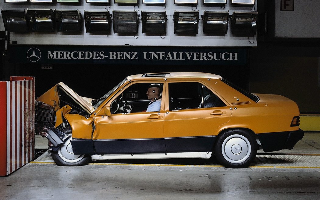 Mercedes-Benz 190 E (1982)