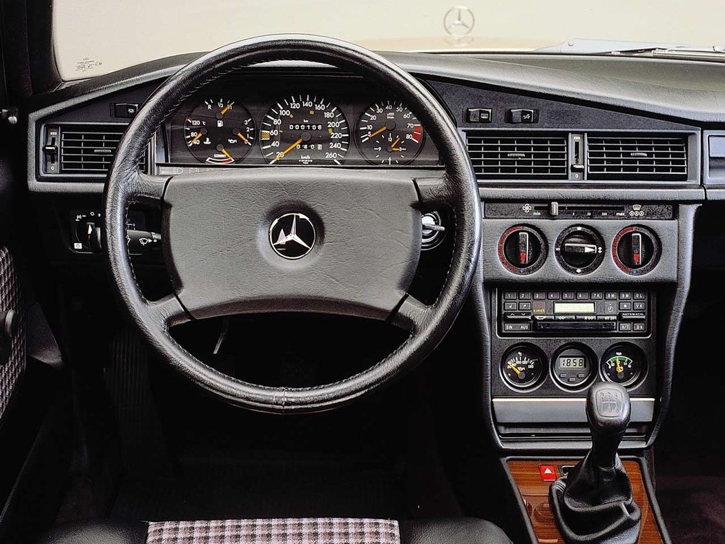 Mercedes-Benz 190 E 2.3-16 (1984)