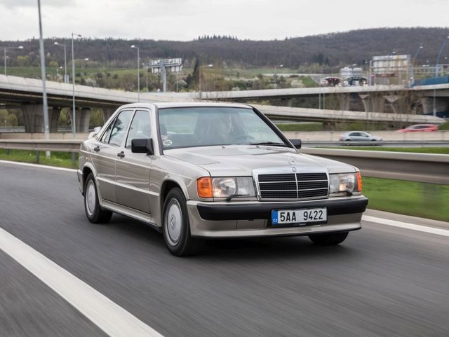 Mercedes-Benz 190 2.3-16 a 2.5-16