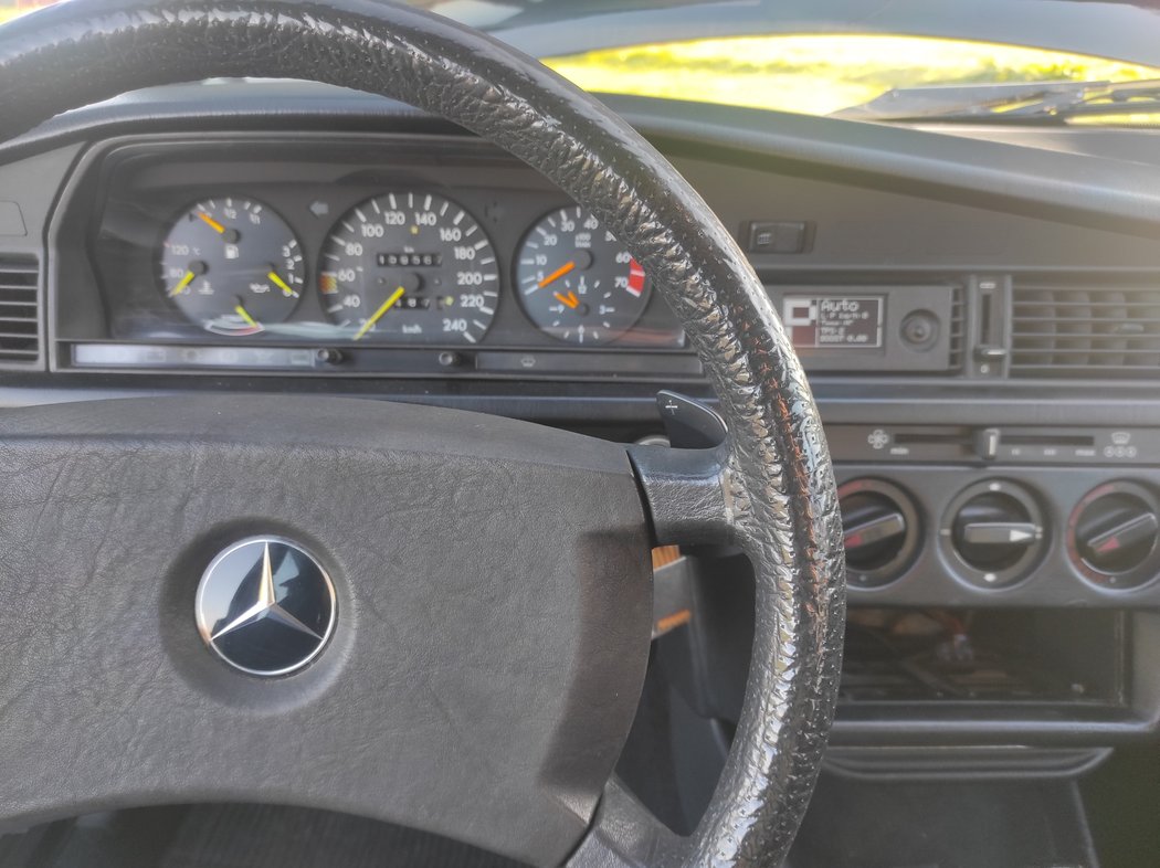 Mercedes-Benz 190E V12