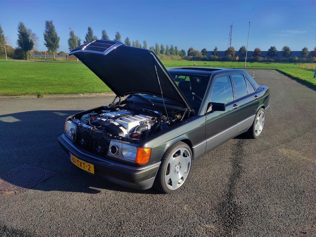 Mercedes-Benz 190E V12