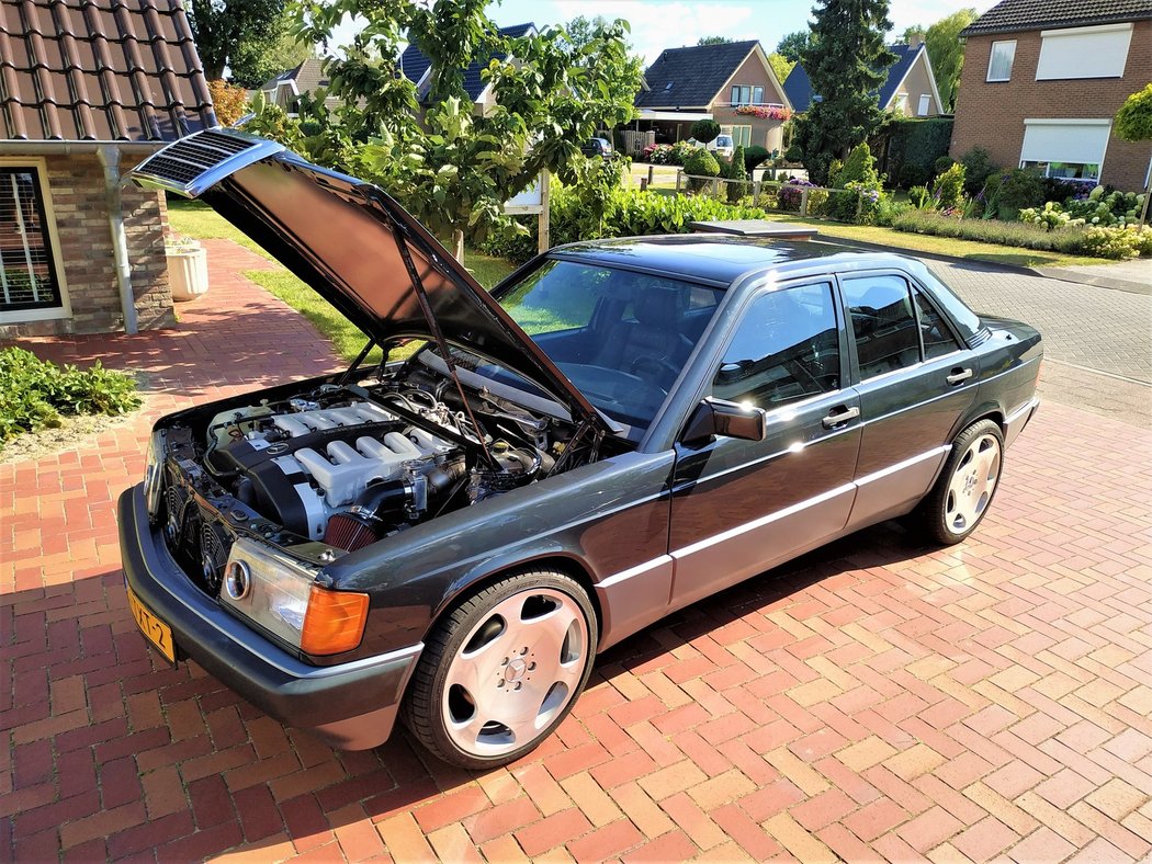 Mercedes-Benz 190E V12