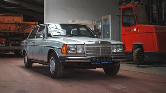 Mercedes-Benz 200 (W 123) Mercedes-Benz 200 (W 123)