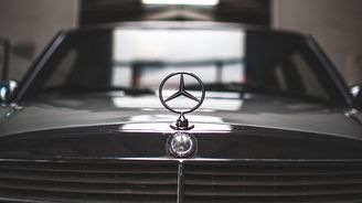 Mercedes-Benz 200 (W 123) Mercedes-Benz 200 (W 123)