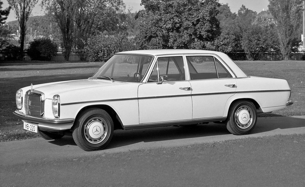 Mercedes-Benz 220 (W115) (1967–1973 )