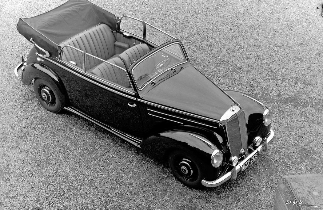 Mercedes-Benz 220 Cabriolet (W187)