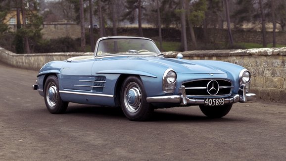 Nádherný Mercedes-Benz 300 SL, který vlastnil Juan Manuel Fangio, je nyní na prodej