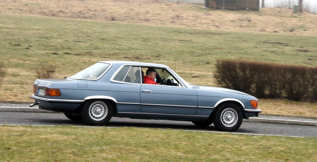 Mercedes-Benz 350 SLC 107