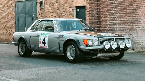 Mercedes 450 SLC byl prvním autem s V8 a automatem, které vyhrálo na WRC. Nyní je jeden na prodej