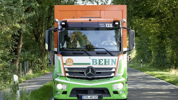 Mercedes-Benz Actros se podílí na významném výročí společnosti Behn Getränke GmbH