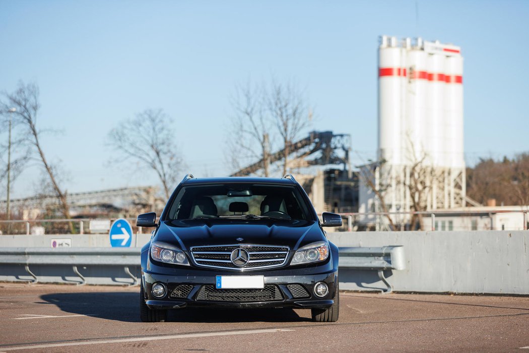 Mercedes-Benz C63 AMG Kombi