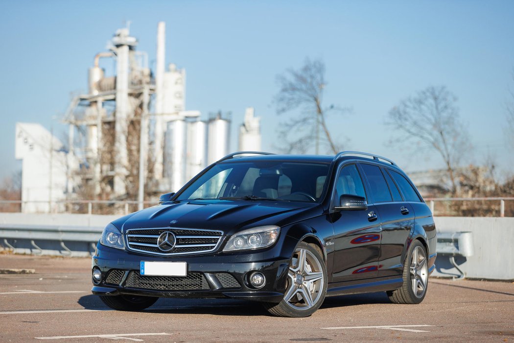 Mercedes-Benz C63 AMG Kombi