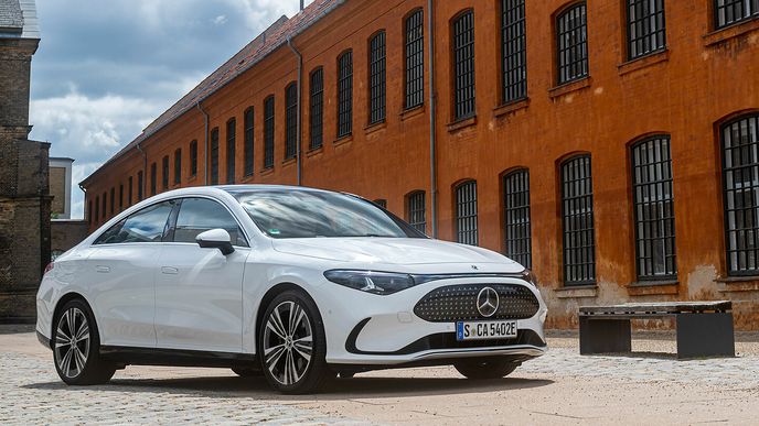 Mercedes-Benz CLA Mercedes-Benz CLA