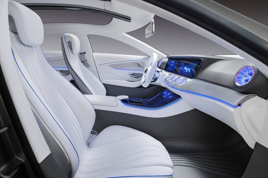 Mercedes-Benz Concept IAA