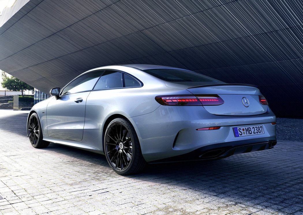 Mercedes-Benz E Coupe “Night Edition”