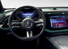 Nový Mercedes třídy E odhaluje interiér, má tři displeje i selfie kameru