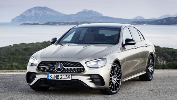 Modernizovaný Mercedes E přichází na trh. Kolik dáte za nové motory?